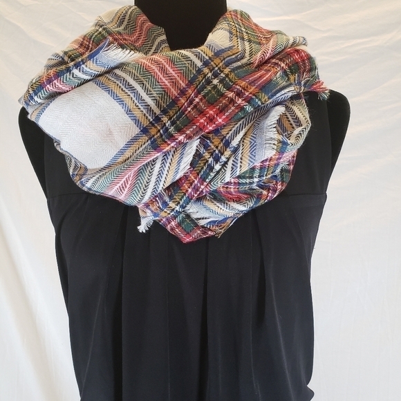 Maurices Red Multicolored Shawl With Fringes 52 X 52 - Picture 4 of 10